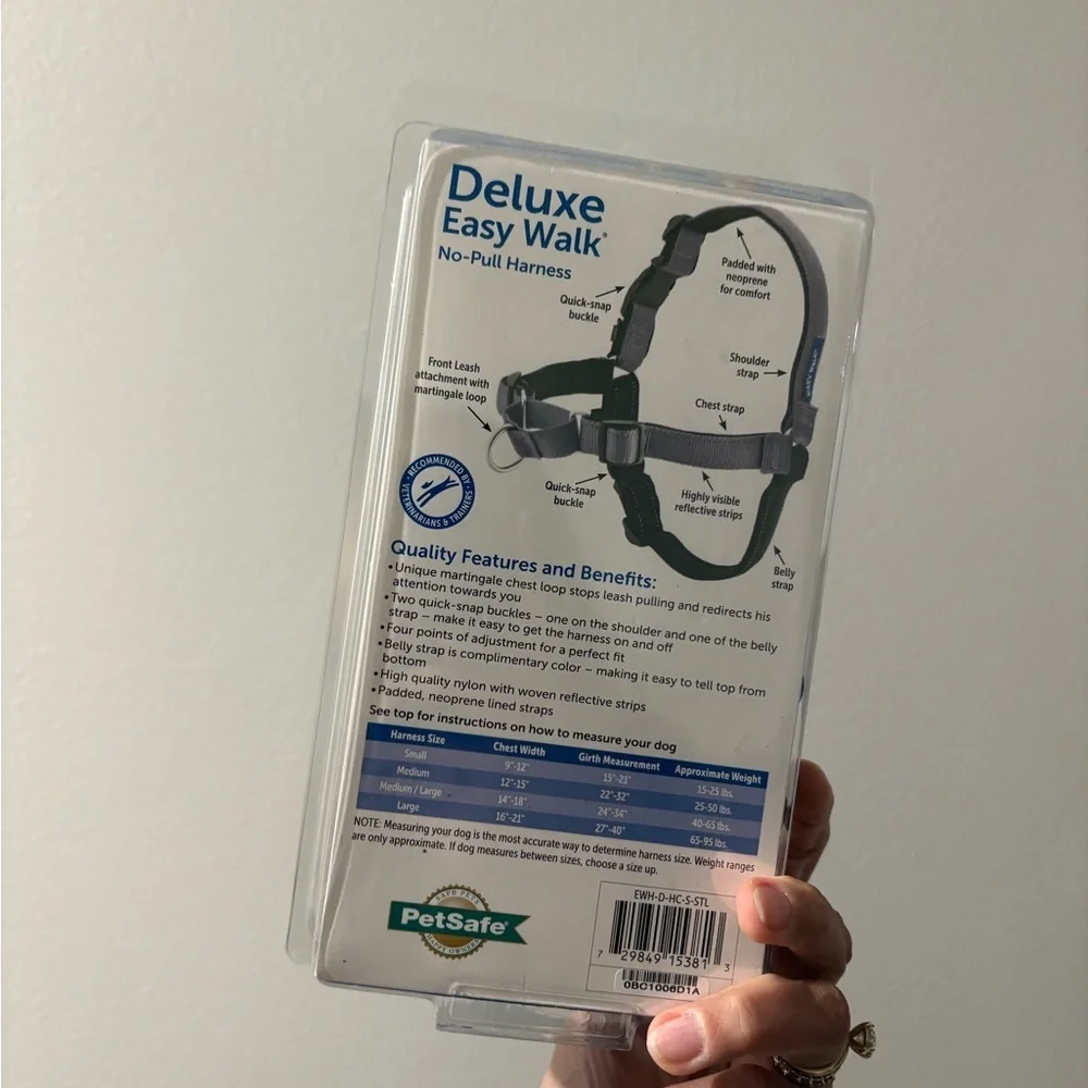 NWT PetSafe Deluxe Easy Walk Harness - Black and Gray